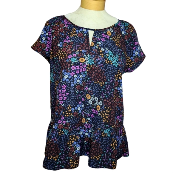 A.N.A (a new approach) Ruffle Hem Short Sleeve Floral Blouse - Picture 1 of 12